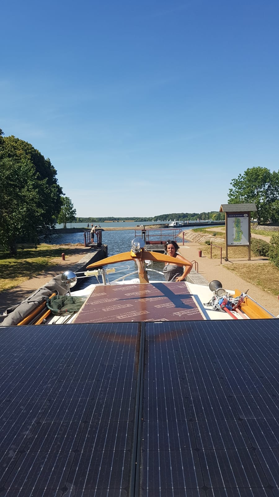 écluse vers l'étang de Baye et le canal du Nivernais