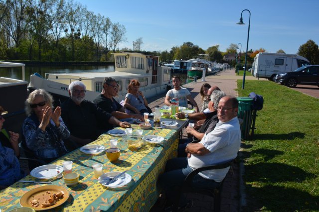 Repas et pétanque 18 octobre 2017 - 16